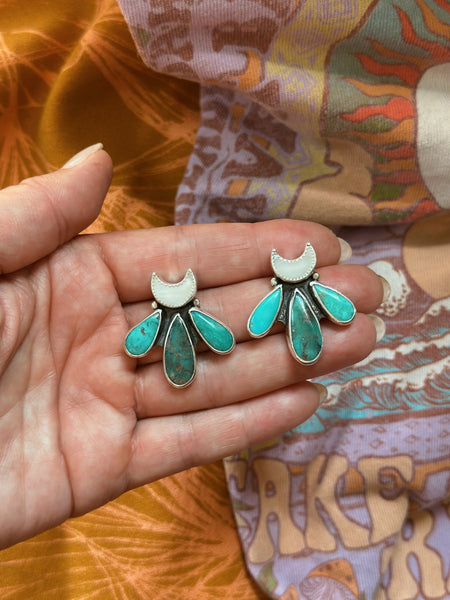 LUNA BLOOM STUDS - NO. 1