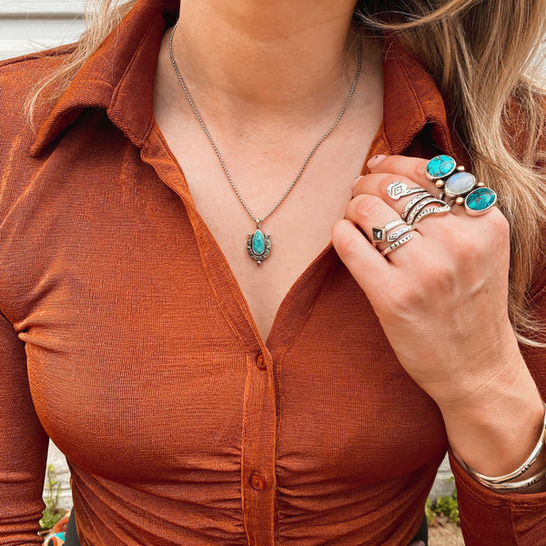 HORSESHOE NECKLACE - NO. 1