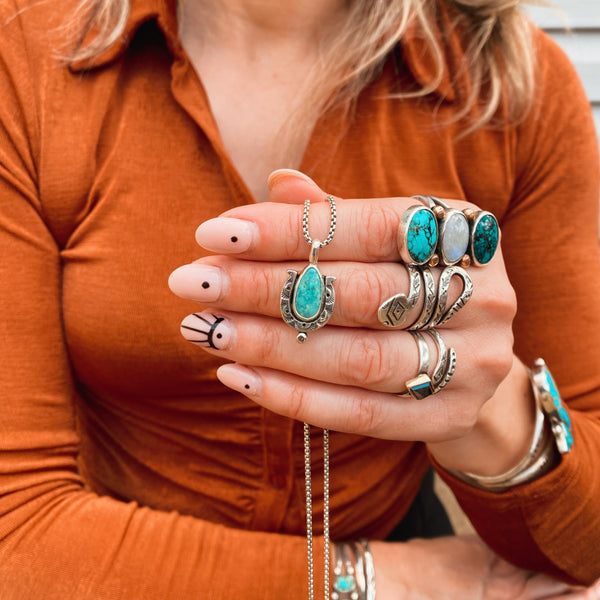 HORSESHOE NECKLACE - NO. 1